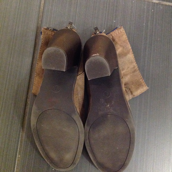 3/$15 MOSSIMO 9.5 brown boots - Picture 5 of 6